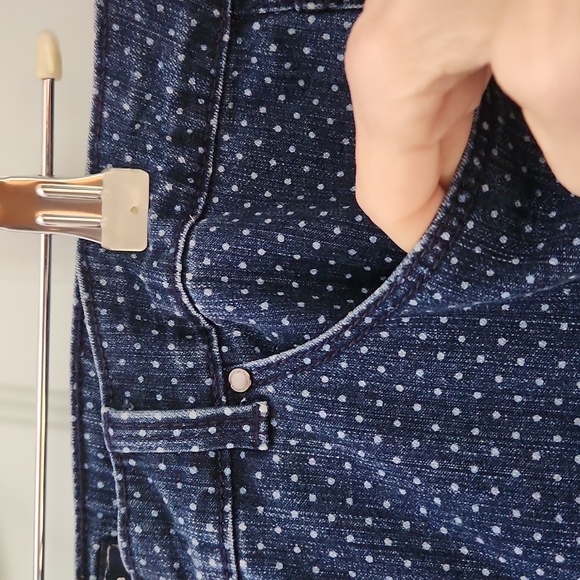 Chater Club, Woman's, Sz 10, Blue w lght blu Dots, 3 pockets in Front 2 in Back. - Picture 4 of 10